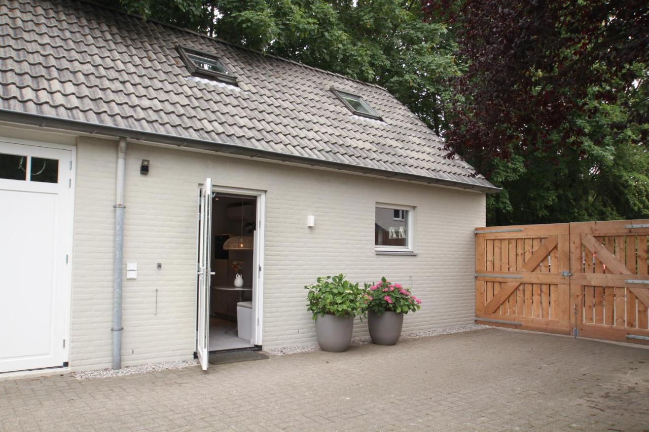 Het Rooversnest Riel Buitenkant foto